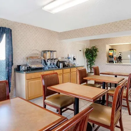 Econo Lodge Pearl - Jackson-2