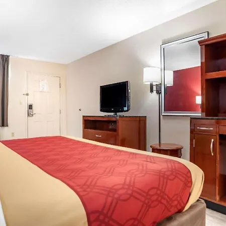 Econo Lodge Pearl - Jackson-3
