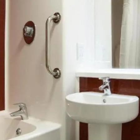 Travelodge Farnborough Central-2