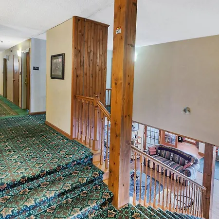Garrison Inn And Suites-2