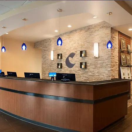 Comfort Inn & Suites Presidential-3