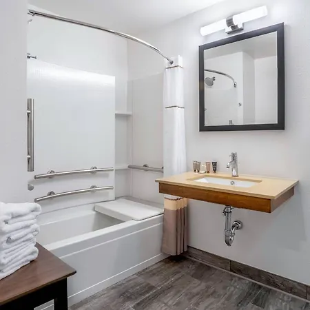 Riverview Inn & Suites, An Ascend Collection Hotel-2