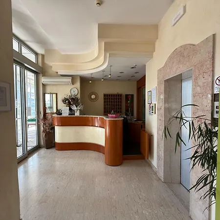 Hotel De La Plage-2