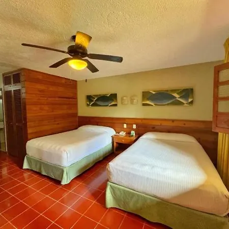 Hotel Casa Colonial Cozumel-Dog Friendly-2