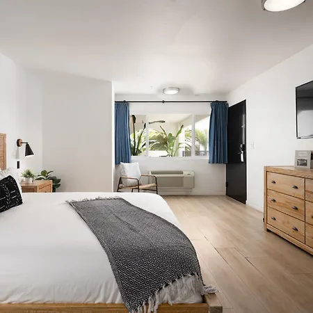 The Surfbreak Hotel-2