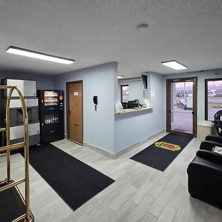 Super 8 By Wyndham Emporia-2