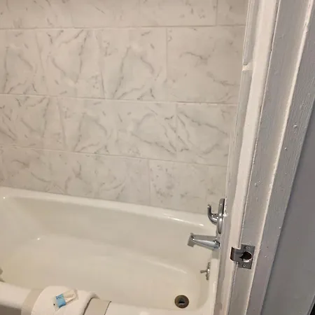 Economy Inn-2