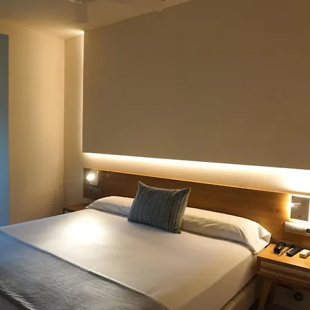 Hotel Brisamar Suites-3