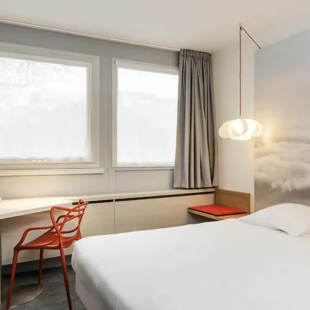 Ibis Styles Paris Velizy-2