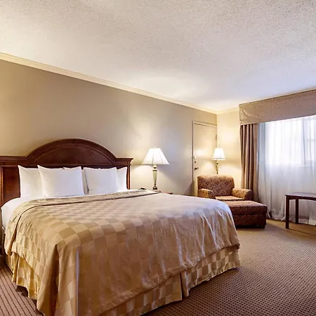 Clarion Inn Garden City-2