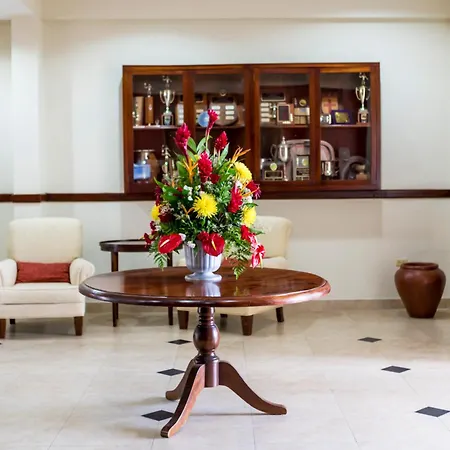 The Liguanea Club-2