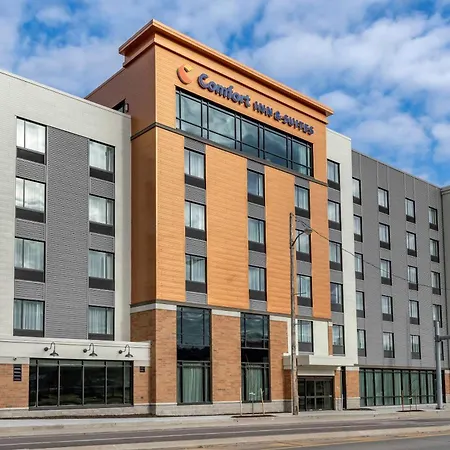 Comfort Inn & Suites Pittsburgh-Northshore-3