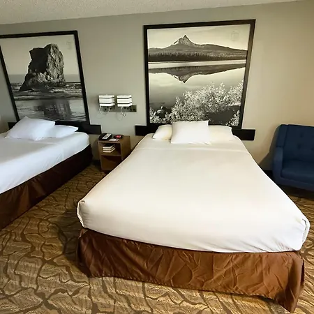Super 8 By Wyndham Baker City-2