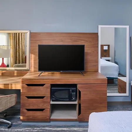 Hampton Inn Anchorage-3