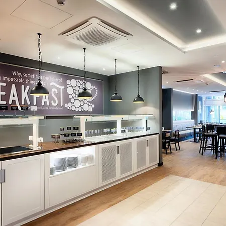 Premier Inn Berlin City Süd-3