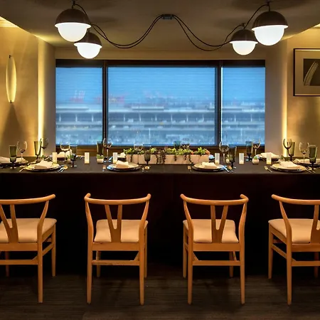 Newark Liberty International Airport Marriott-2