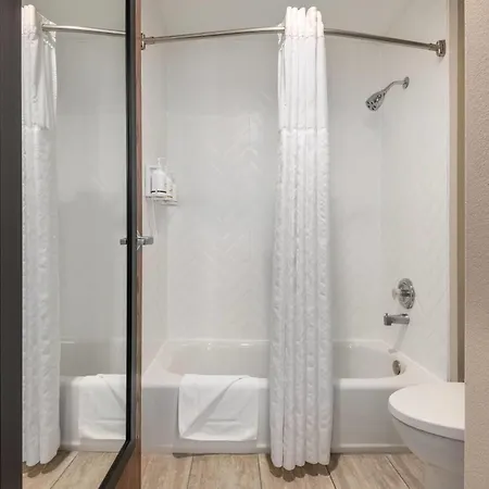 Baymont By Wyndham Rockford-3