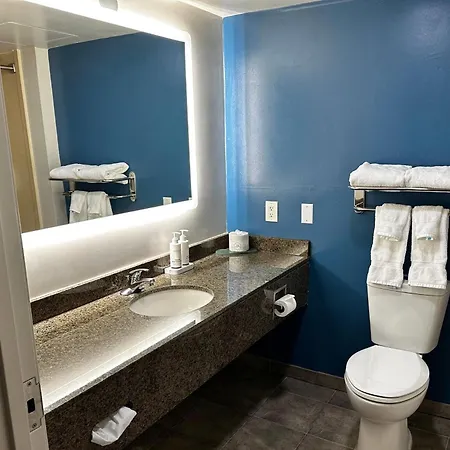 La Quinta By Wyndham Islip - Macarthur Airport-3