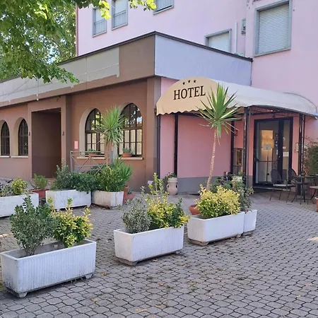 Hotel Rose&Crown-3