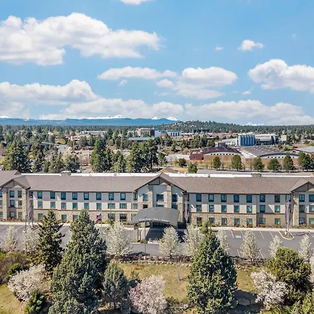 Hampton Inn & Suites Bend-3