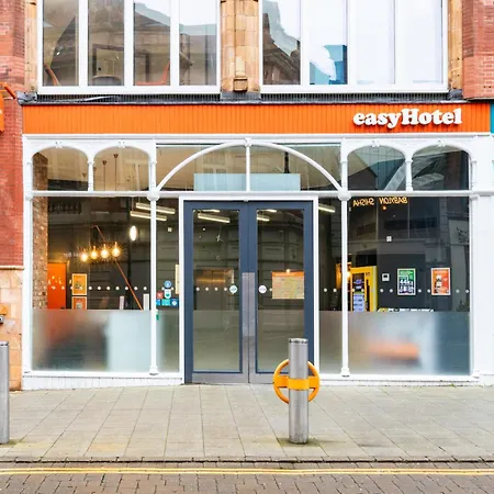 Easyhotel Birmingham-2