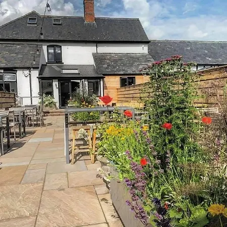 The Swan Inn, Letton, Near Hay On Wye-3