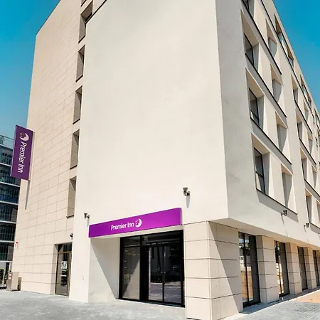 Premier Inn Darmstadt City Centre-3