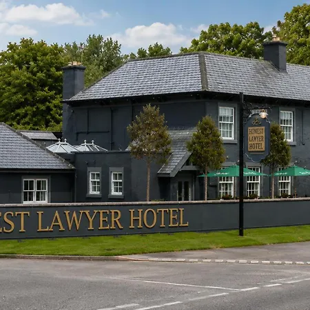 Honest Lawyer Hotel-2