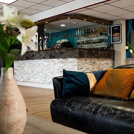 Brit Hotel Argentan-2
