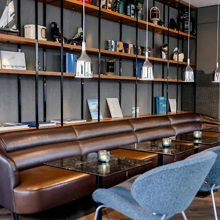 Motel One Hamburg-Alster-2