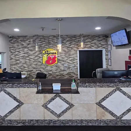 Super 8 By Wyndham Kansas City-2