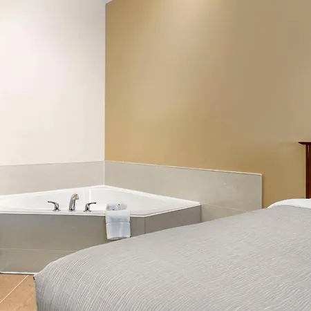 Quality Inn Airport-2