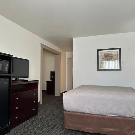 Quality Inn & Suites Everett-3