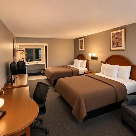Ozark Inn & Suites-3