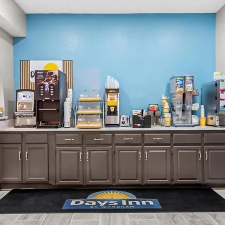 Days Inn By Wyndham Troy-3