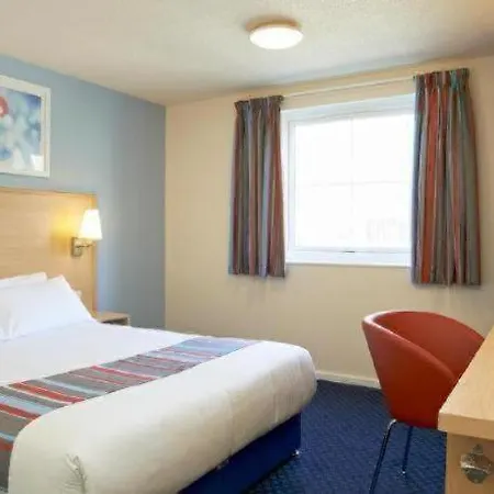 Travelodge Stansted Great Dunmow-3