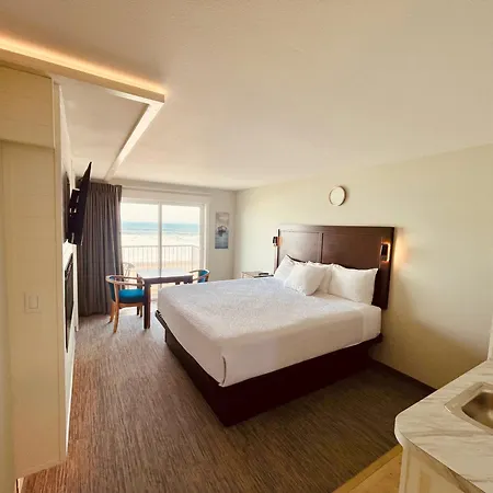 The Sandcastle Beachfront Hotel-2
