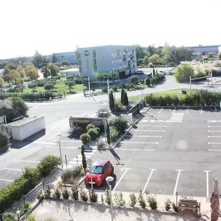 Ibis Budget Porte de Camargue-3