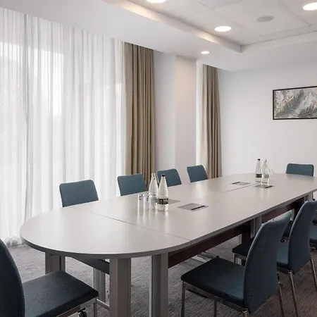 Hampton By Hilton London Stansted Airport-2