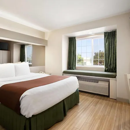 Microtel Inn & Suites Lodi-3