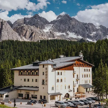 B&B Hotel Passo Tre Croci Cortina-3