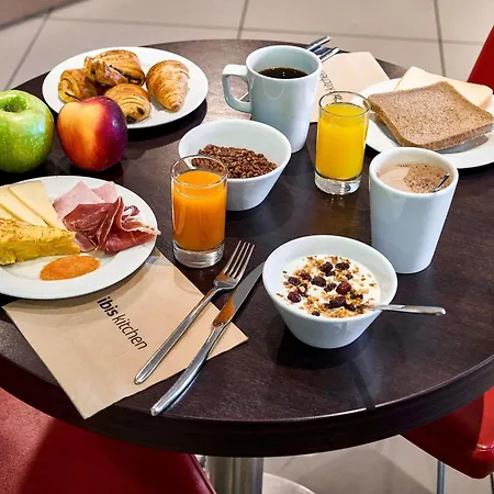Ibis Barcelona Meridiana-2