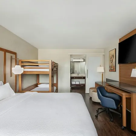Fairfield By Marriott Anaheim Resort-3