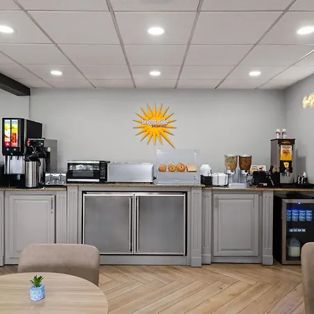 La Quinta Inn By Wyndham Milwaukee Airport / Oak Creek-3