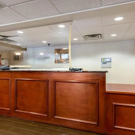 Comfort Inn & Suites Cambridge-3