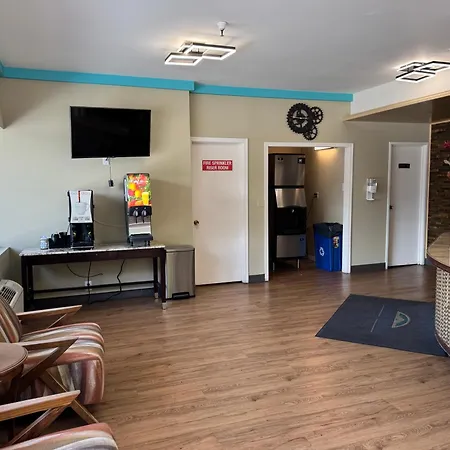 Travelodge By Wyndham Reno-2