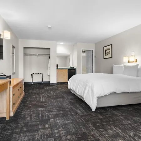 The Lodge At Arrow Lakes-3
