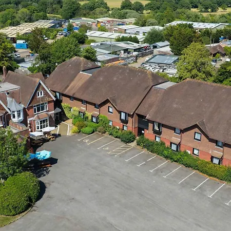 The Hickstead Hotel By Uno-Free Parking-2