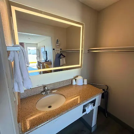Days Inn By Wyndham Kingman West-3