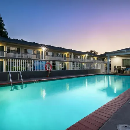 Best Western Town House Lodge-2